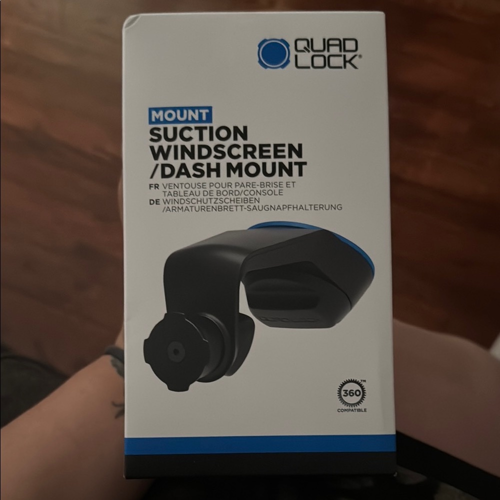 Quad Lock Suction Windscreen/Dash Mount